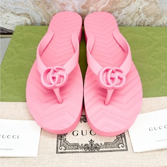 New! Gucci Rubber Chevron Womens GG Thong Sandals